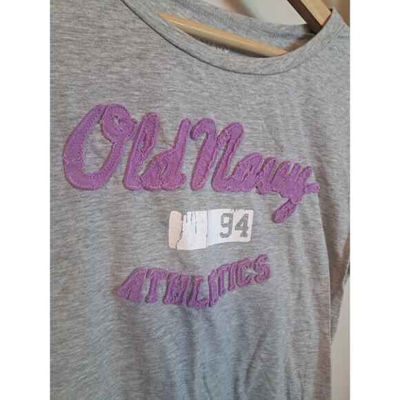 Old Navy Grey T-shirt Purple Embroidered Sz M - Picture 2 of 5
